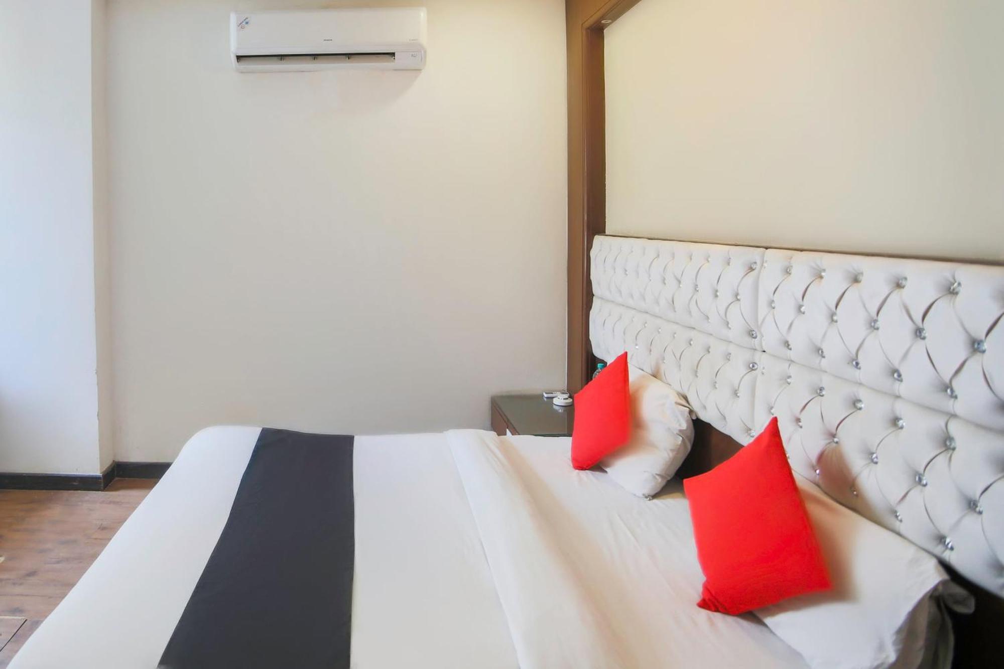 Hotel O Parktel Indirapuram Exterior foto